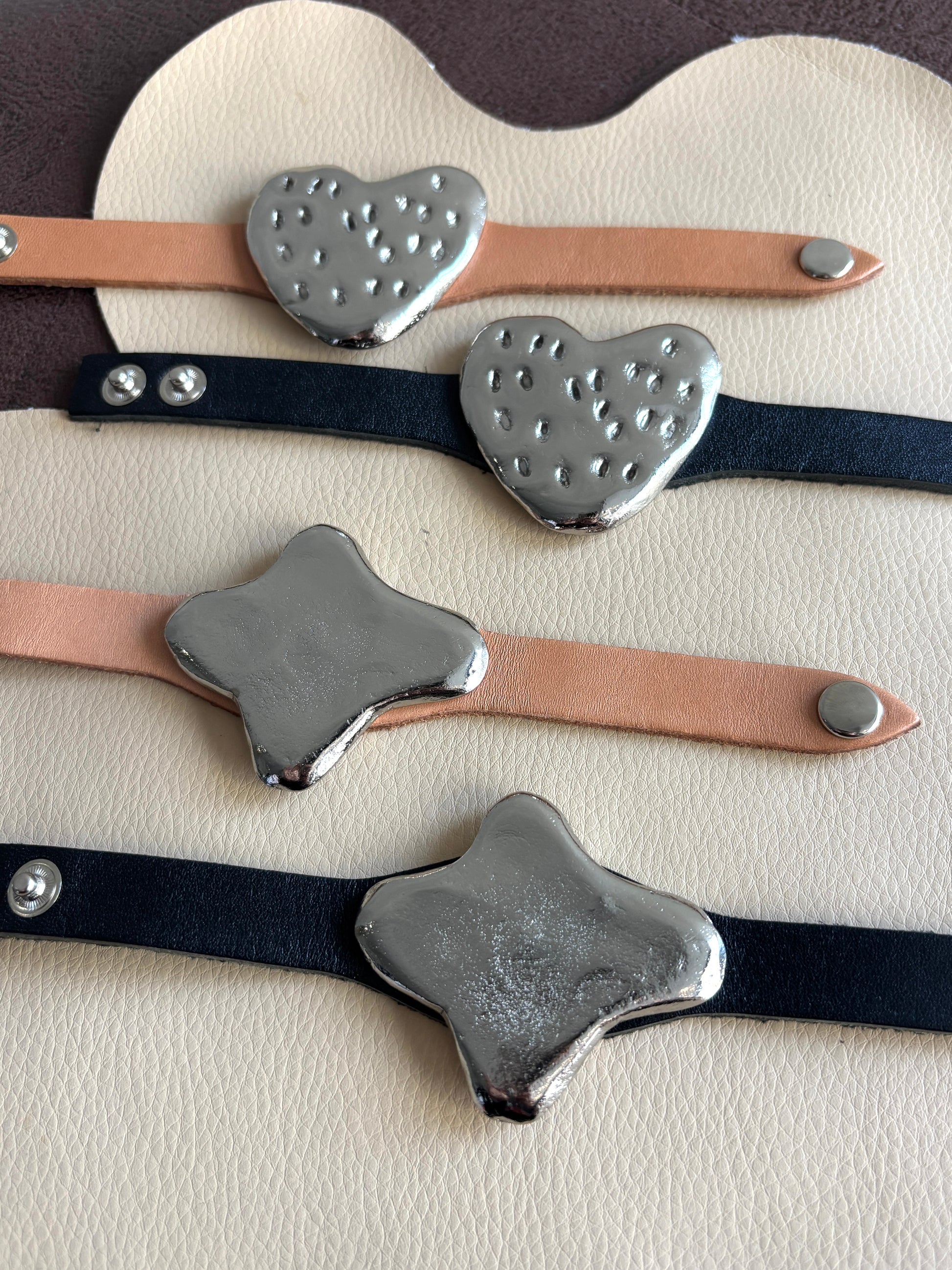 【予約販売】アシンメトリークロスレザーブレスレット