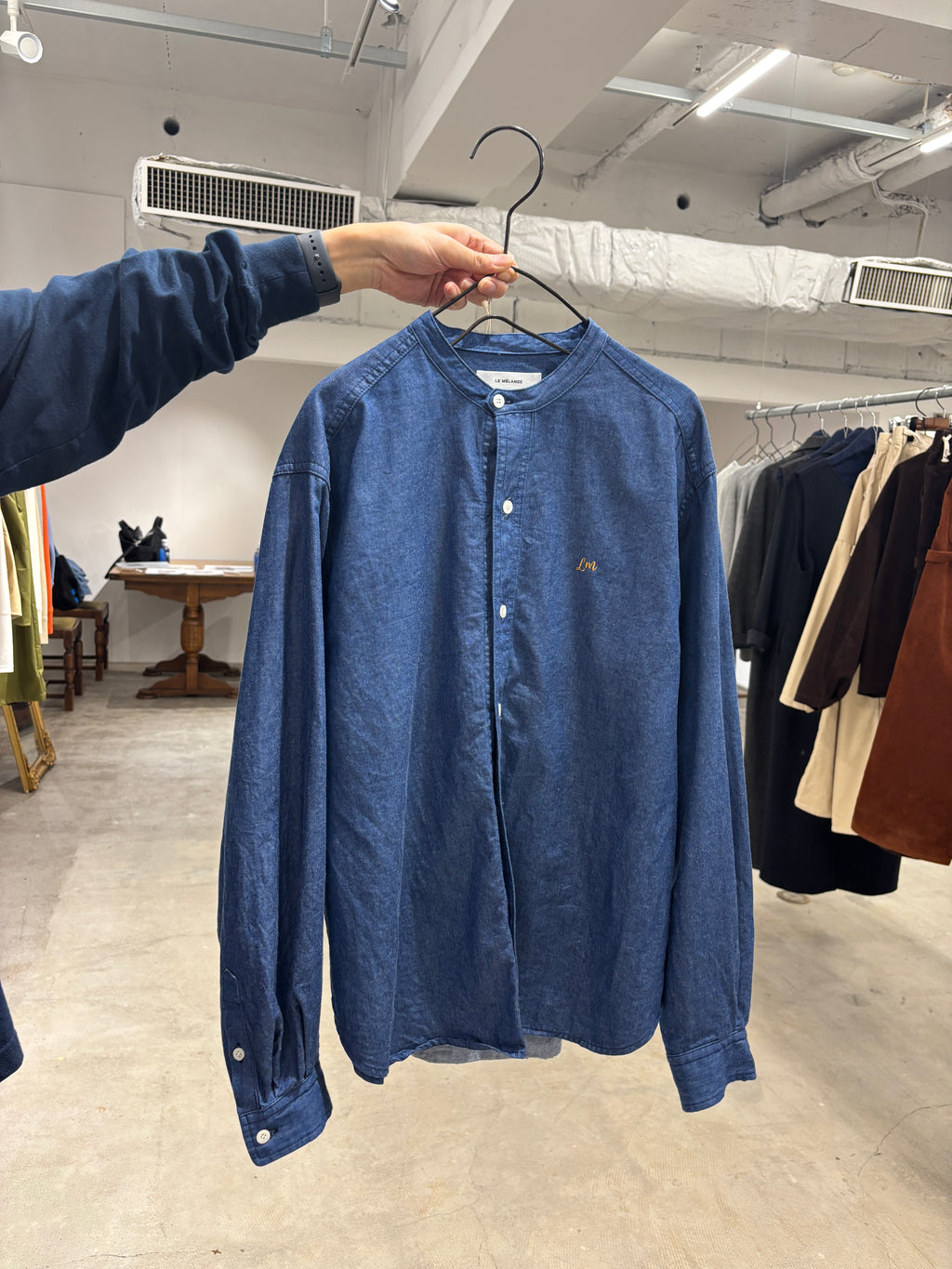 受付終了【予約⚡︎販売】スタンドカラーデニムシャツ（スカーフ付き）／#8643203／LE MÉLANGE／2026 AW #1