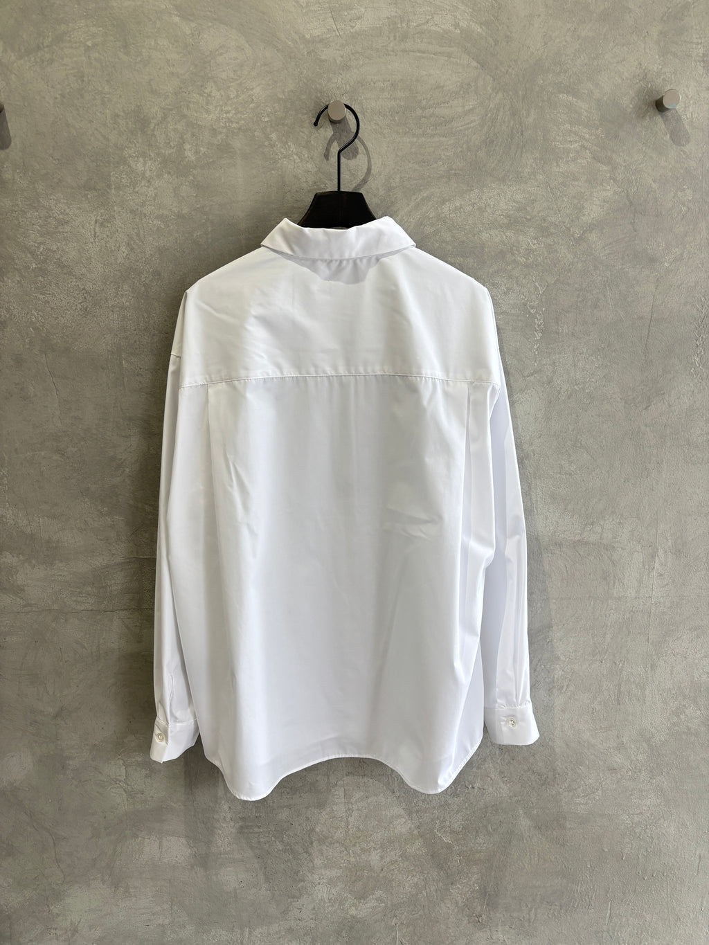 ギャザーぺプラム付きシャツ／VERSEAU