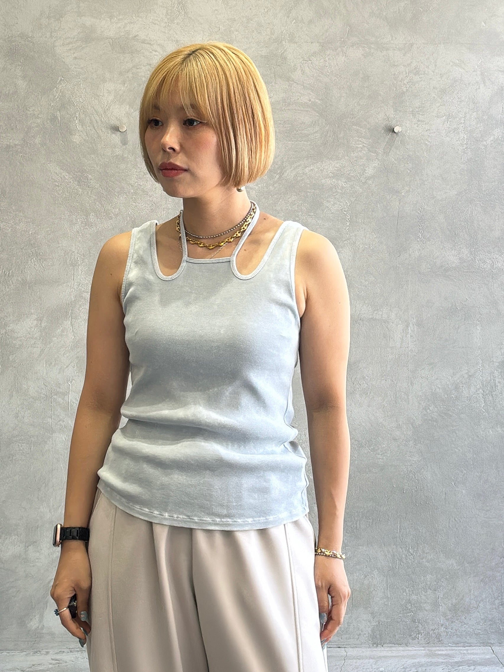 受付終了【週末限定⭐︎予約販売】ホルターデザインノースリーブ／VERSEAU