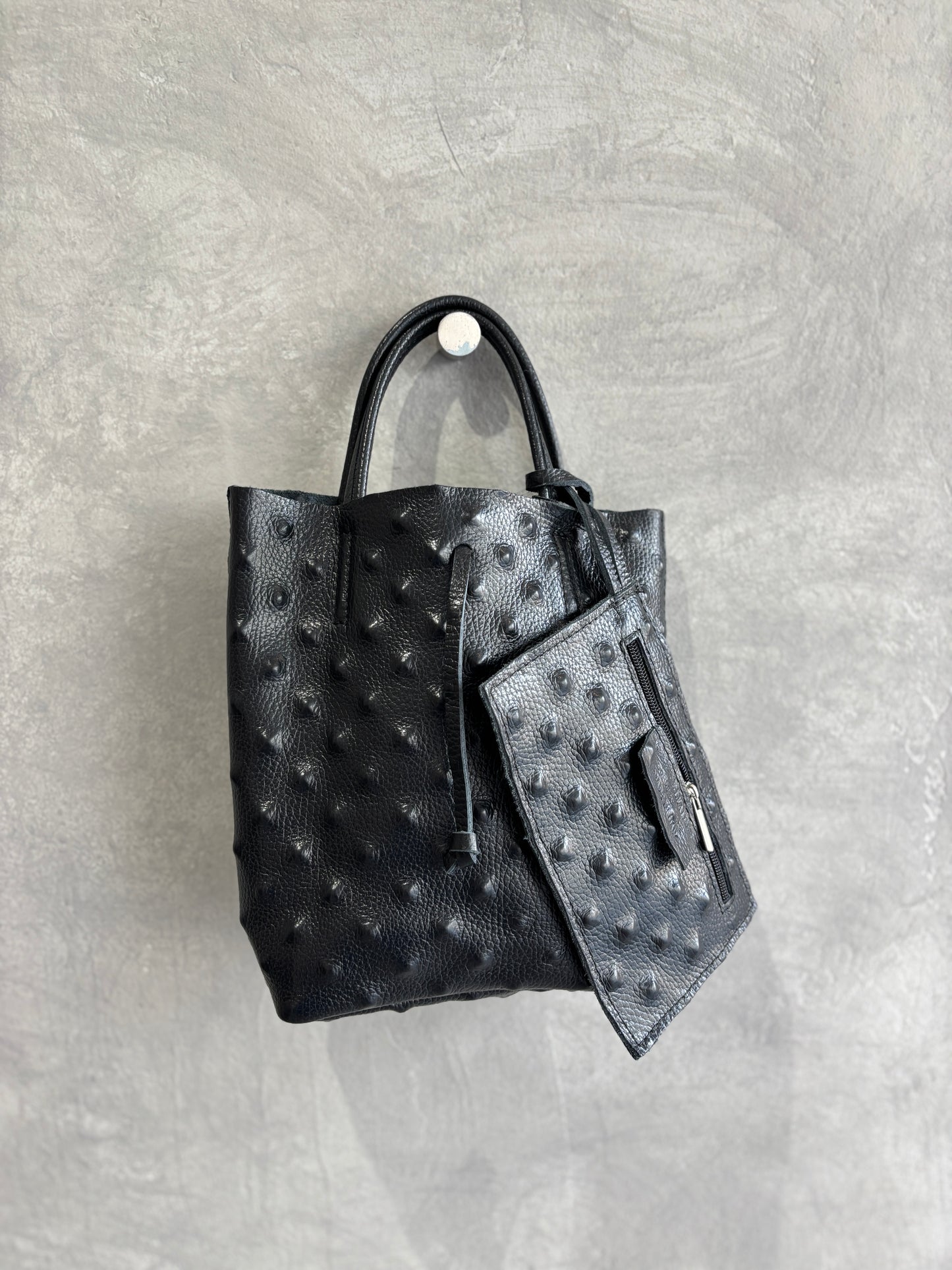 スタッズエンボスバッグ（モノトーン）／イタリア・フィレンツェのレザーバッグ