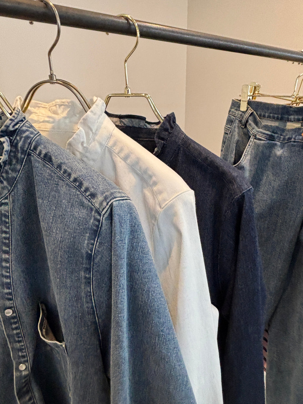 【予約⚡︎販売】ライトオンスデニムフリルシャツ／MG BL - 27014 - S／MARGAUX VINTAGE／2027 PRE SPRING COLLECTION