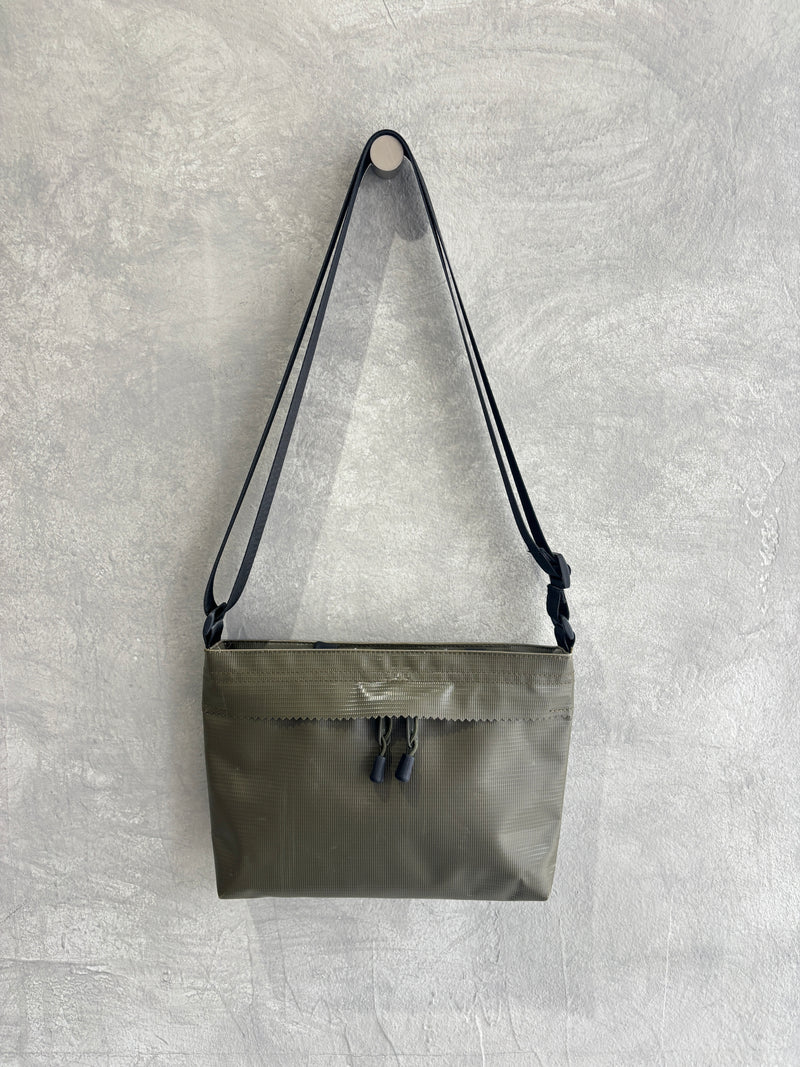 【予約販売】メッセンジャーバッグ／HALF1/2