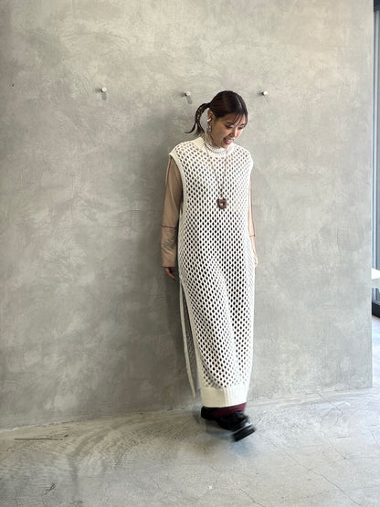 バックオープンメッシュニットワンピース／LHELBIE