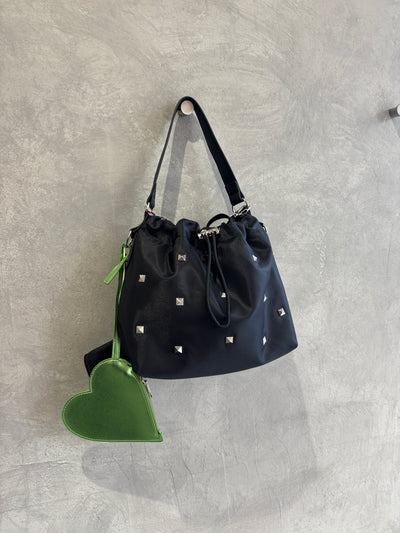 【予約販売】スタッズパディング巾着バッグ／cheek