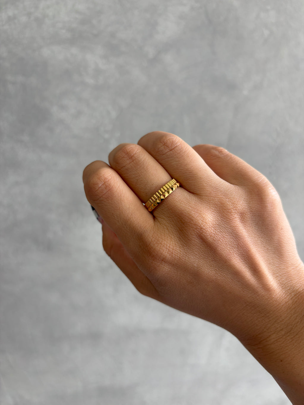 スタッズリング