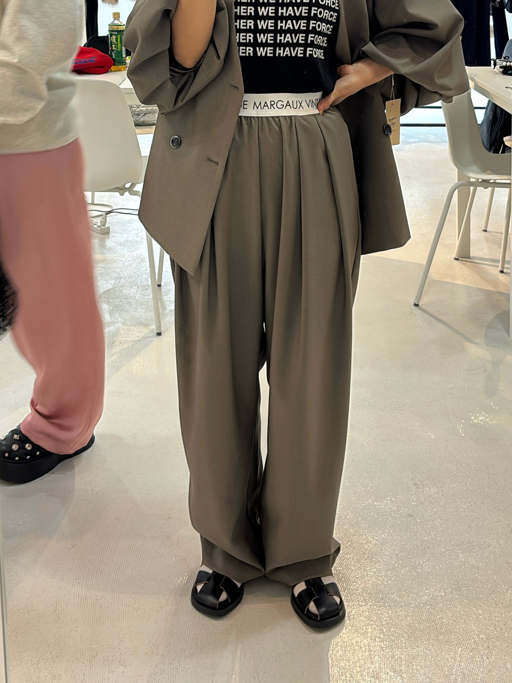 受付終了【予約⚡︎販売】ロゴウエストタックパンツ／MG PT-26089-A／MARGAUX VINTAGE／2026 AW＃1