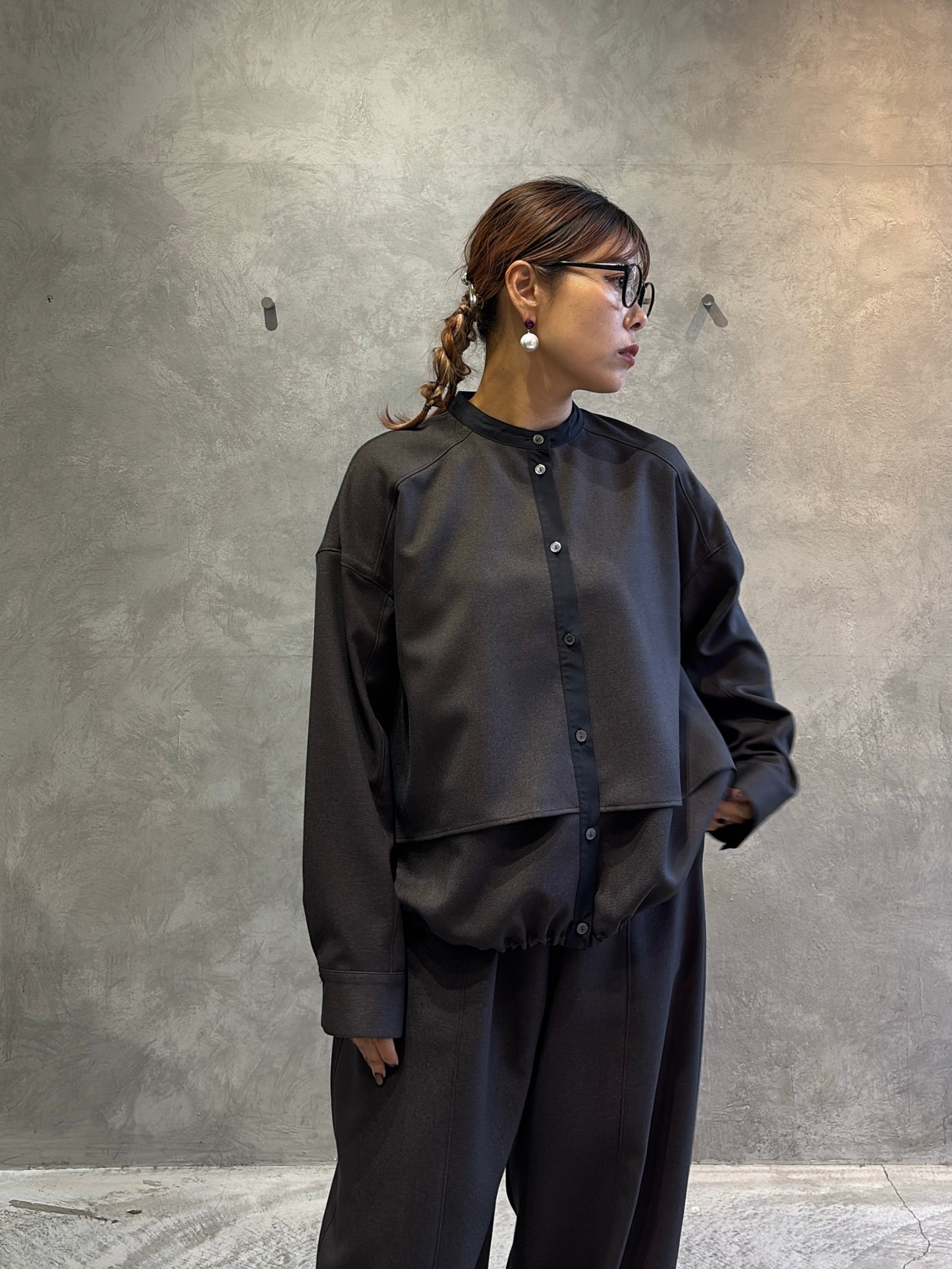 ノーカラードッキングシャツ／trois