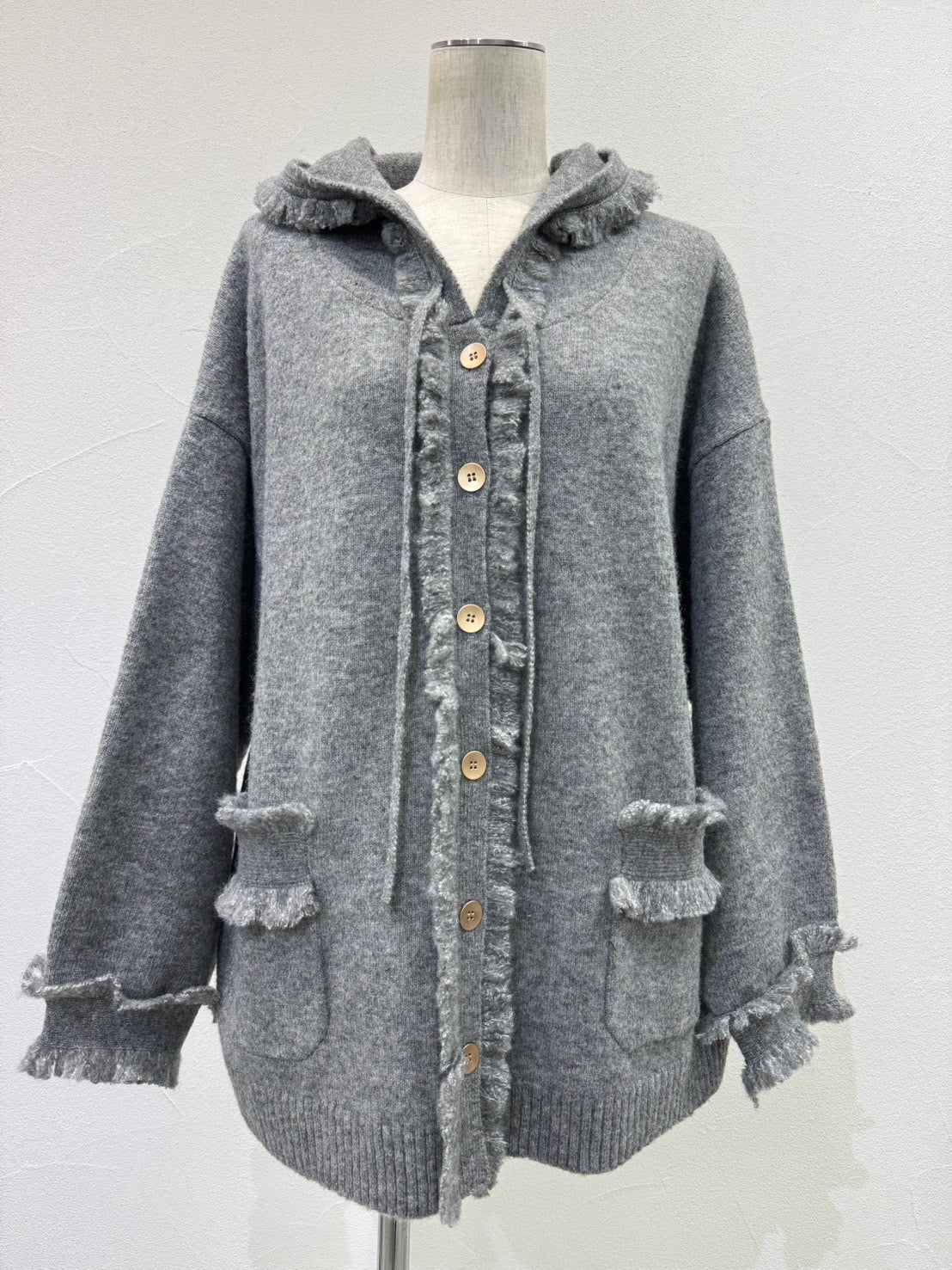 【予約⚡︎販売】トリムフリンジニットフーディ／604508／CYAN tokyo／2026 AW#1
