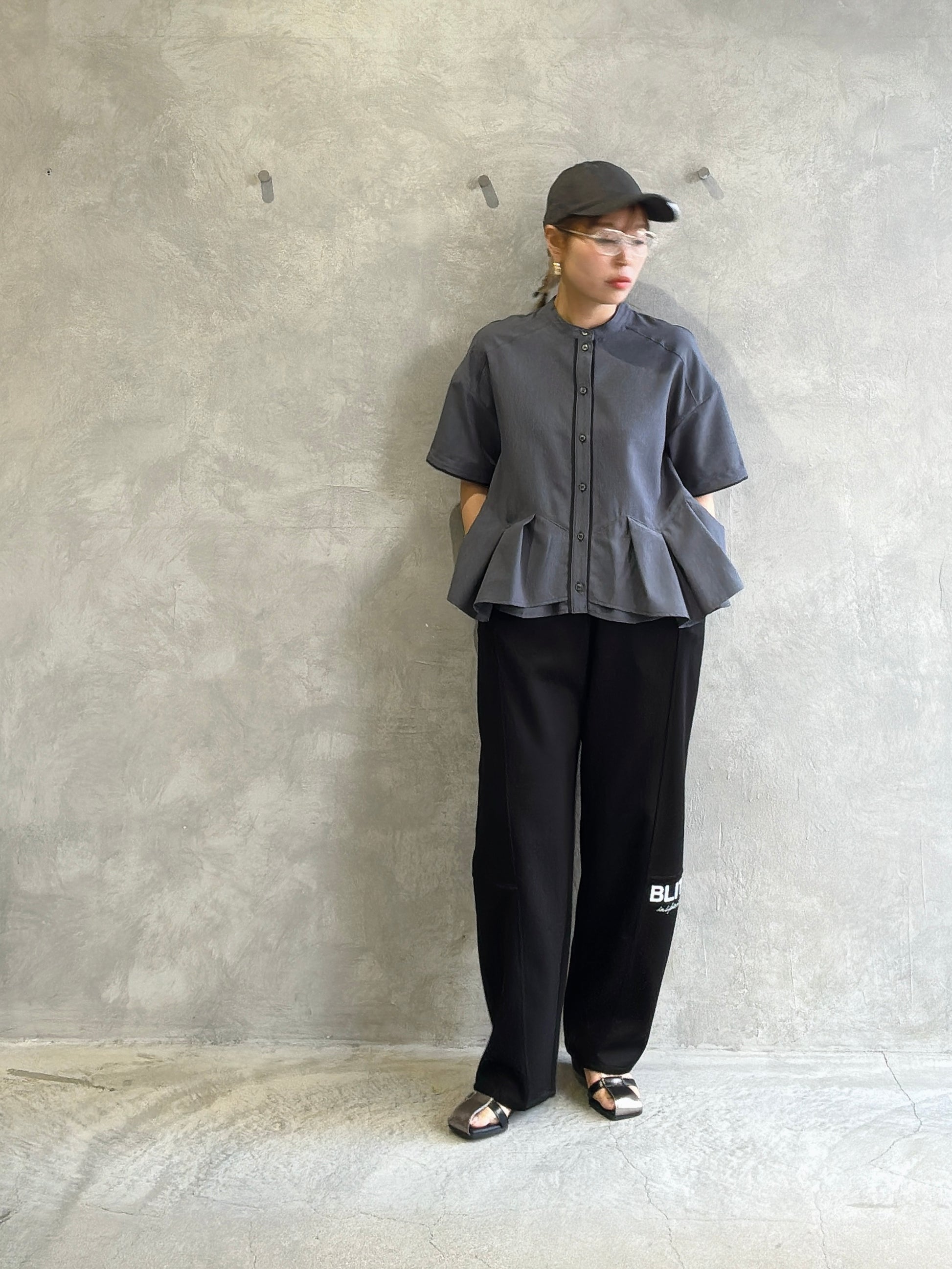 ぺプラムブラウス／trois