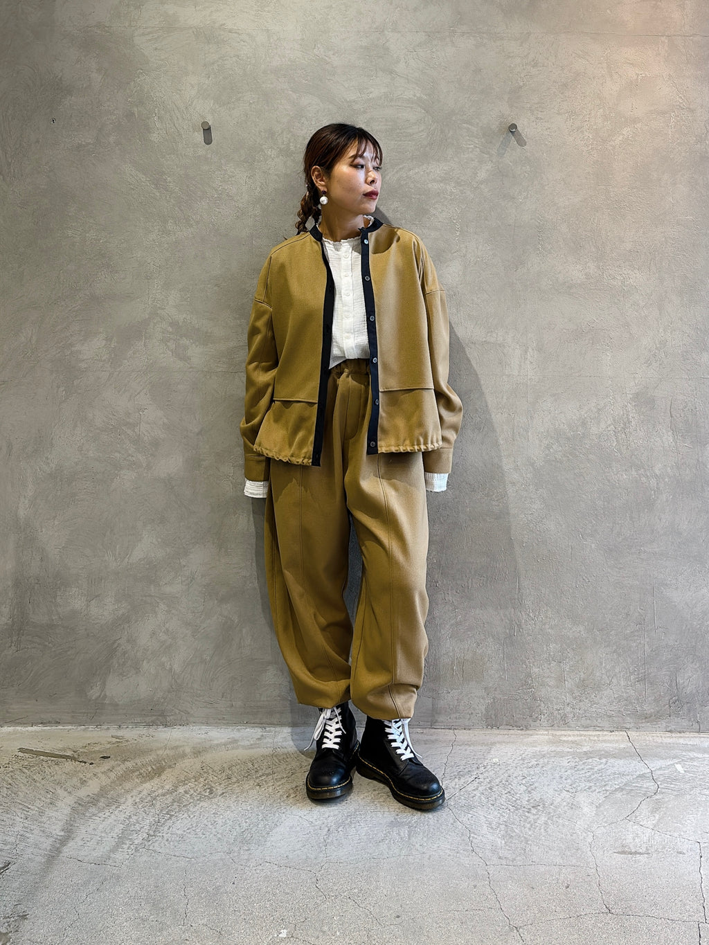 イージーカーブパンツ／trois