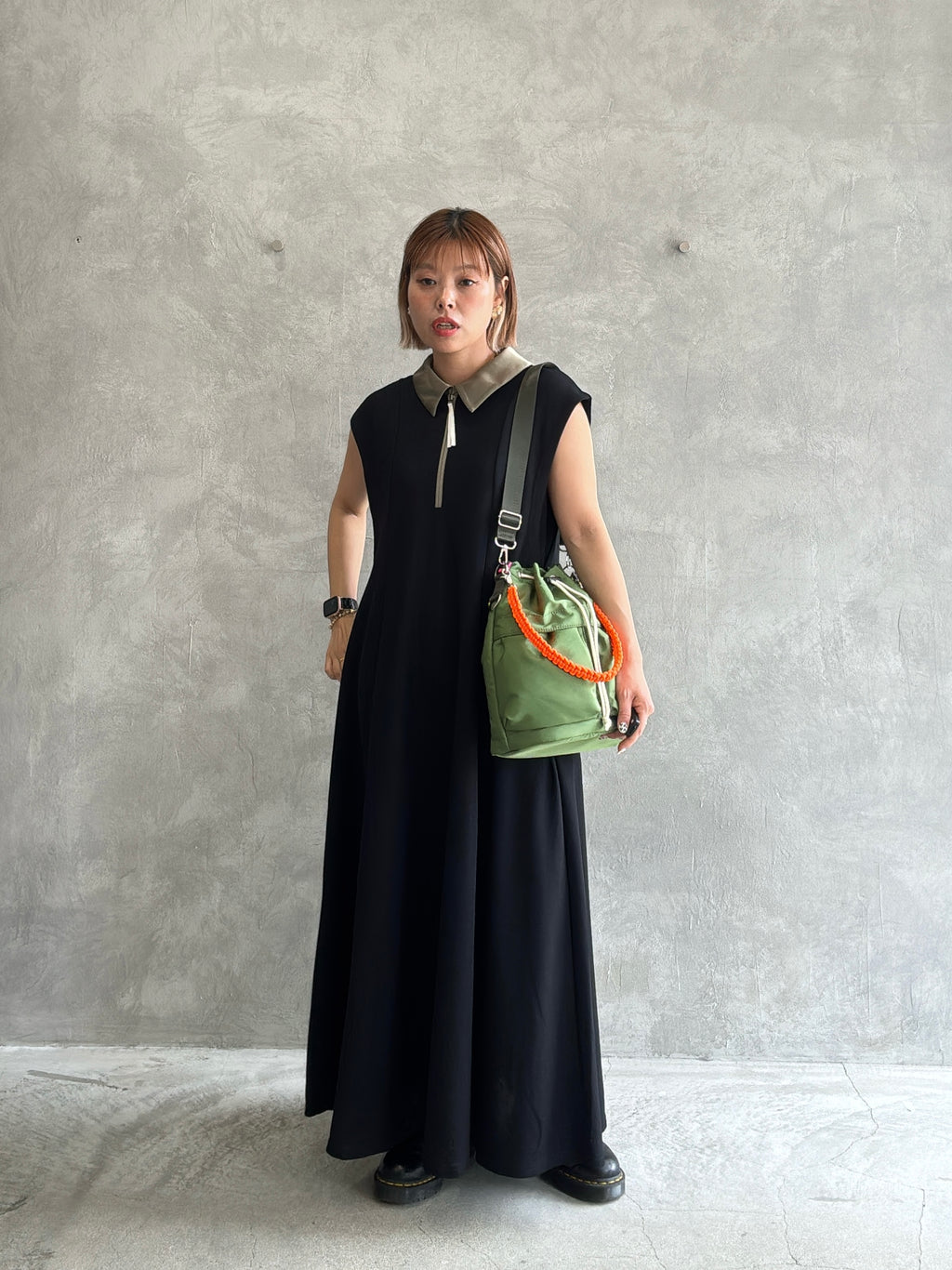 ハーフジップバイカラーワンピース／LHELBIE