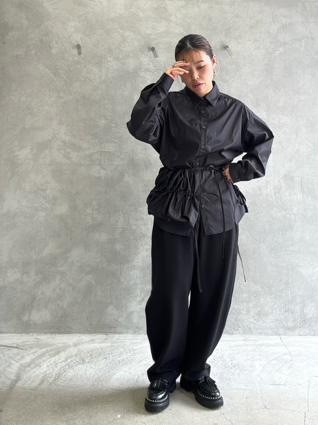 ギャザーぺプラム付きシャツ／VERSEAU