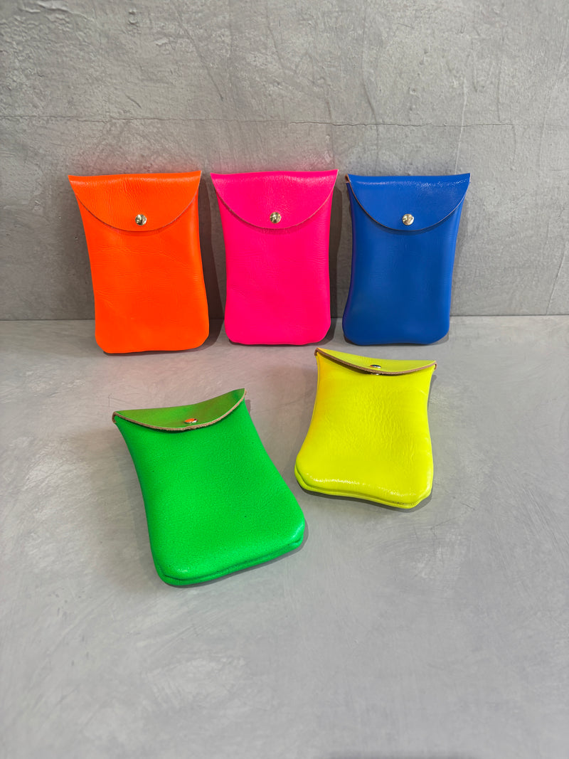 レザー縦型マルチケース／OS241118