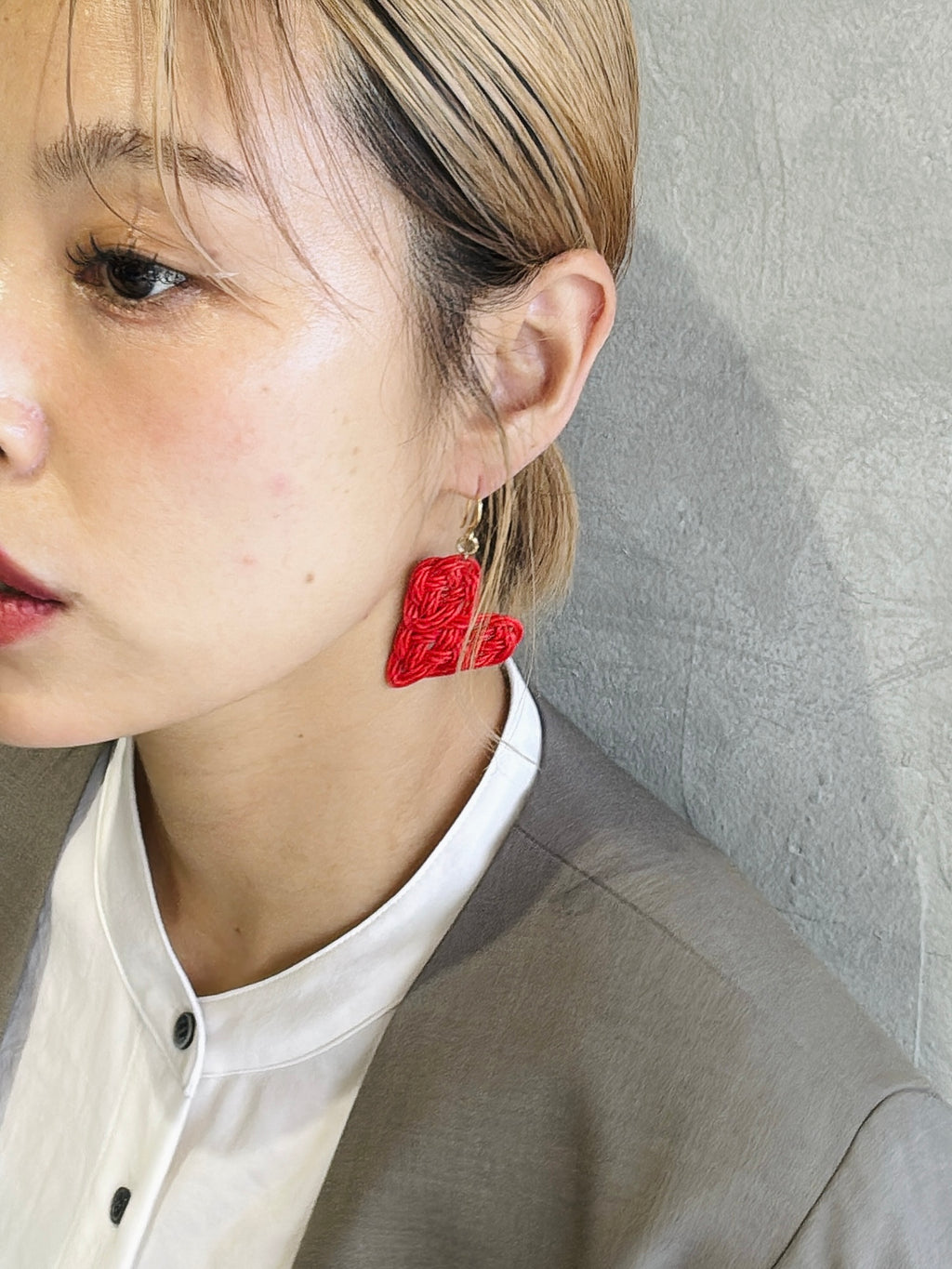 結び屋虹園×No.9コラボ／ハートの揺れるピアス（ピアス・イヤリング）