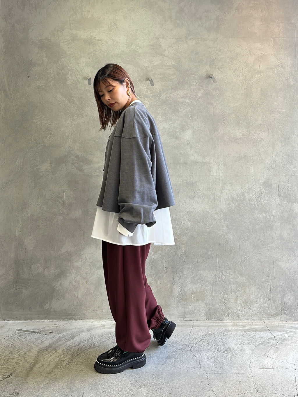 ラウンドステッチサーキュラシャツ／CYAN tokyo