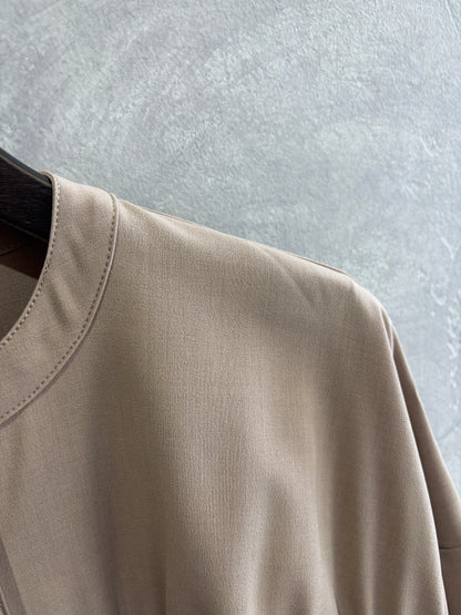 シャーリングティアードブラウス／CYAN tokyo