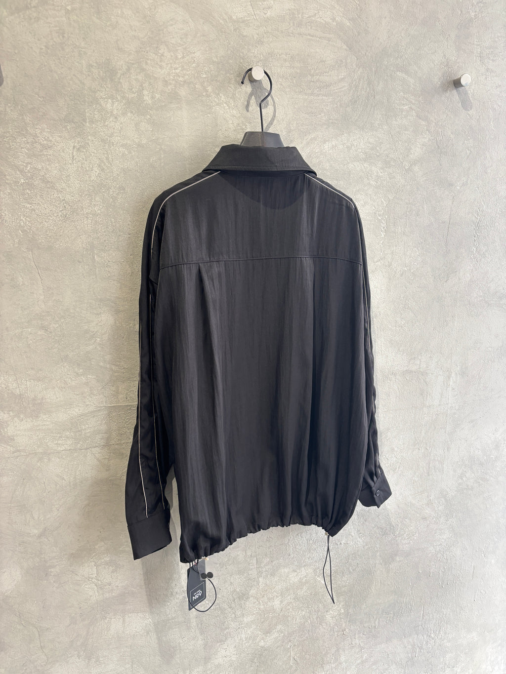 パイピングナイロンシャツ