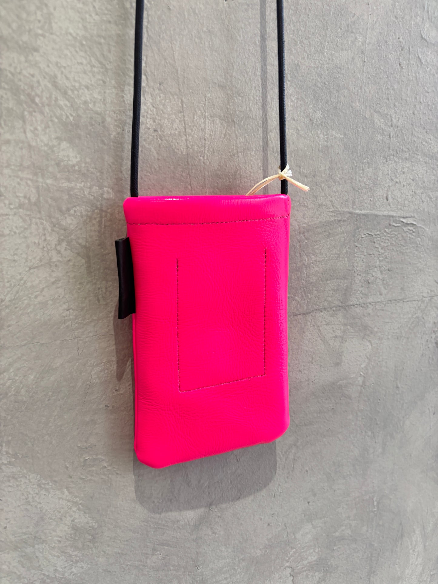 【新色追加】ネオンカラーサコッシュ／SP240214