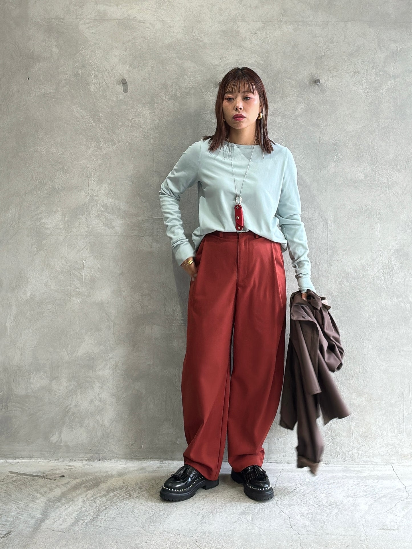 タックカーブパンツ／ANNA  KERRY