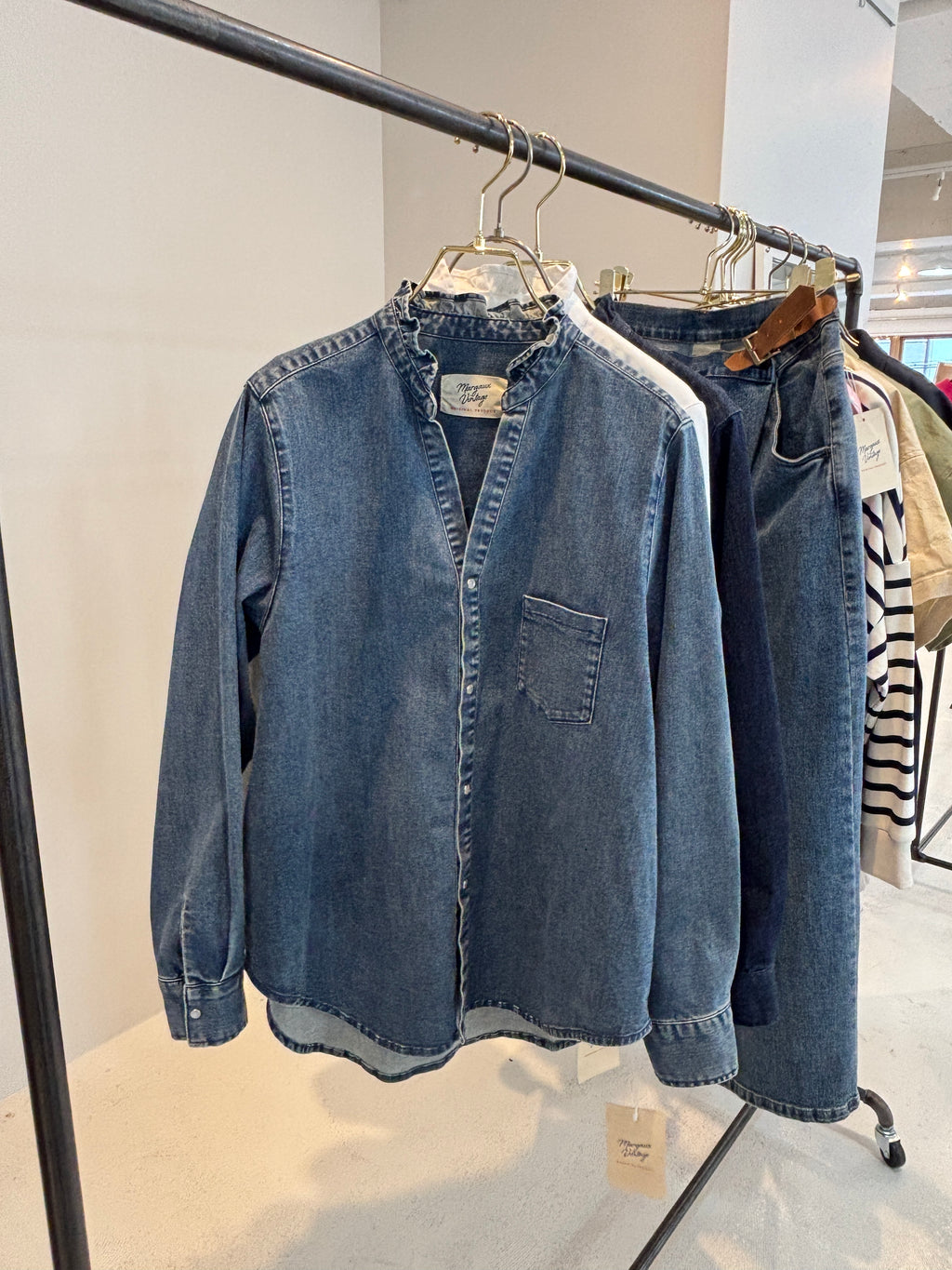 【予約⚡︎販売】ライトオンスデニムフリルシャツ／MG BL - 27014 - S／MARGAUX VINTAGE／2027 PRE SPRING COLLECTION
