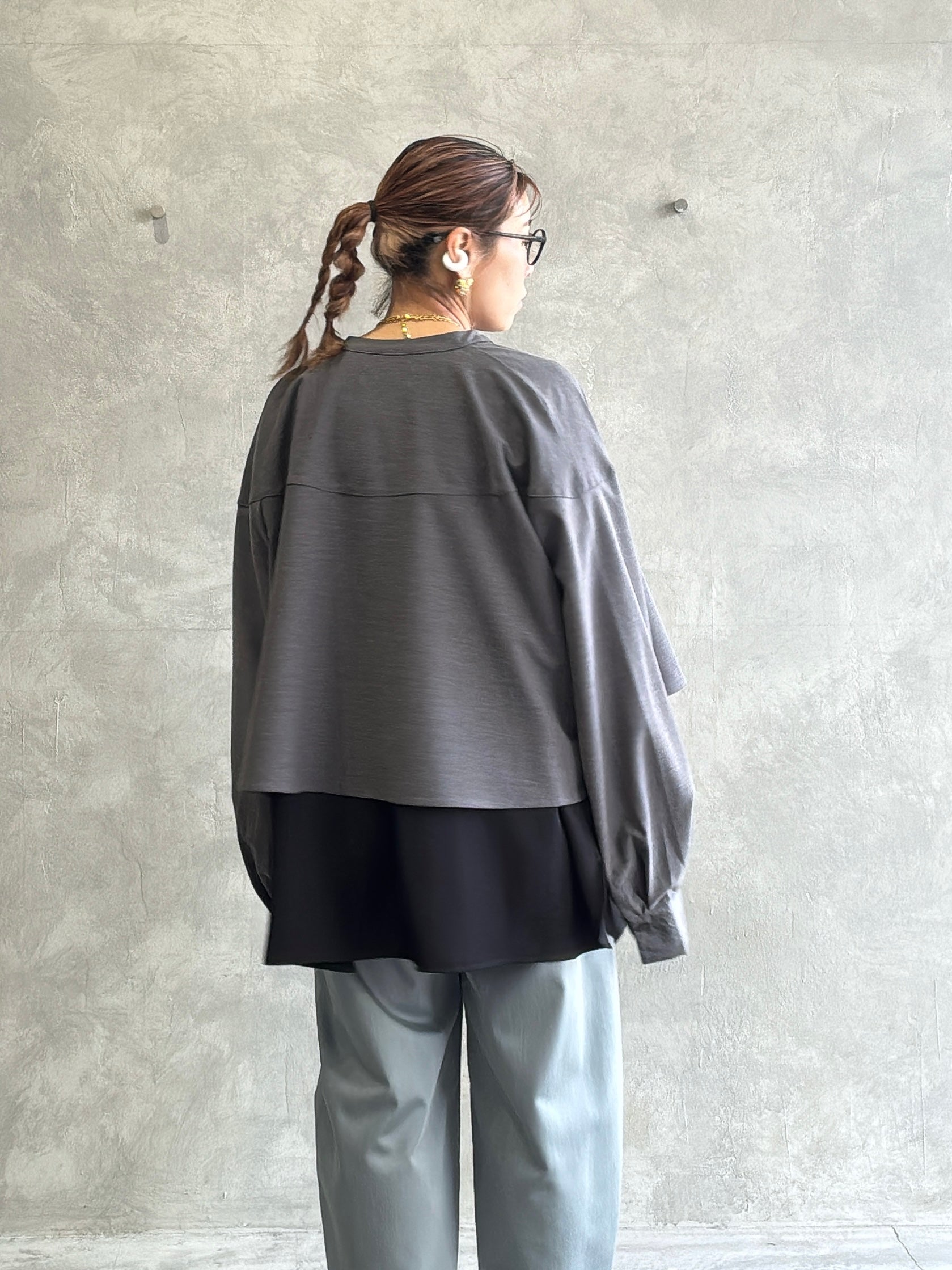 ★ラウンドステッチサーキュラシャツ／CYAN tokyo