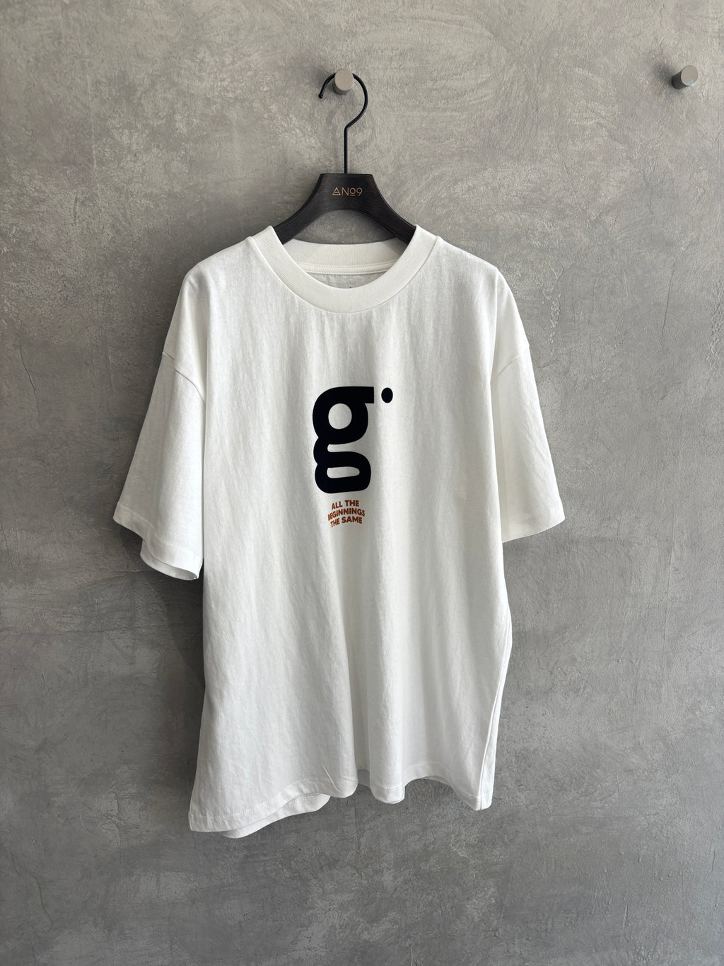 【予約販売】men'sサイズ／"g"フロッキープリントTシャツ／ING