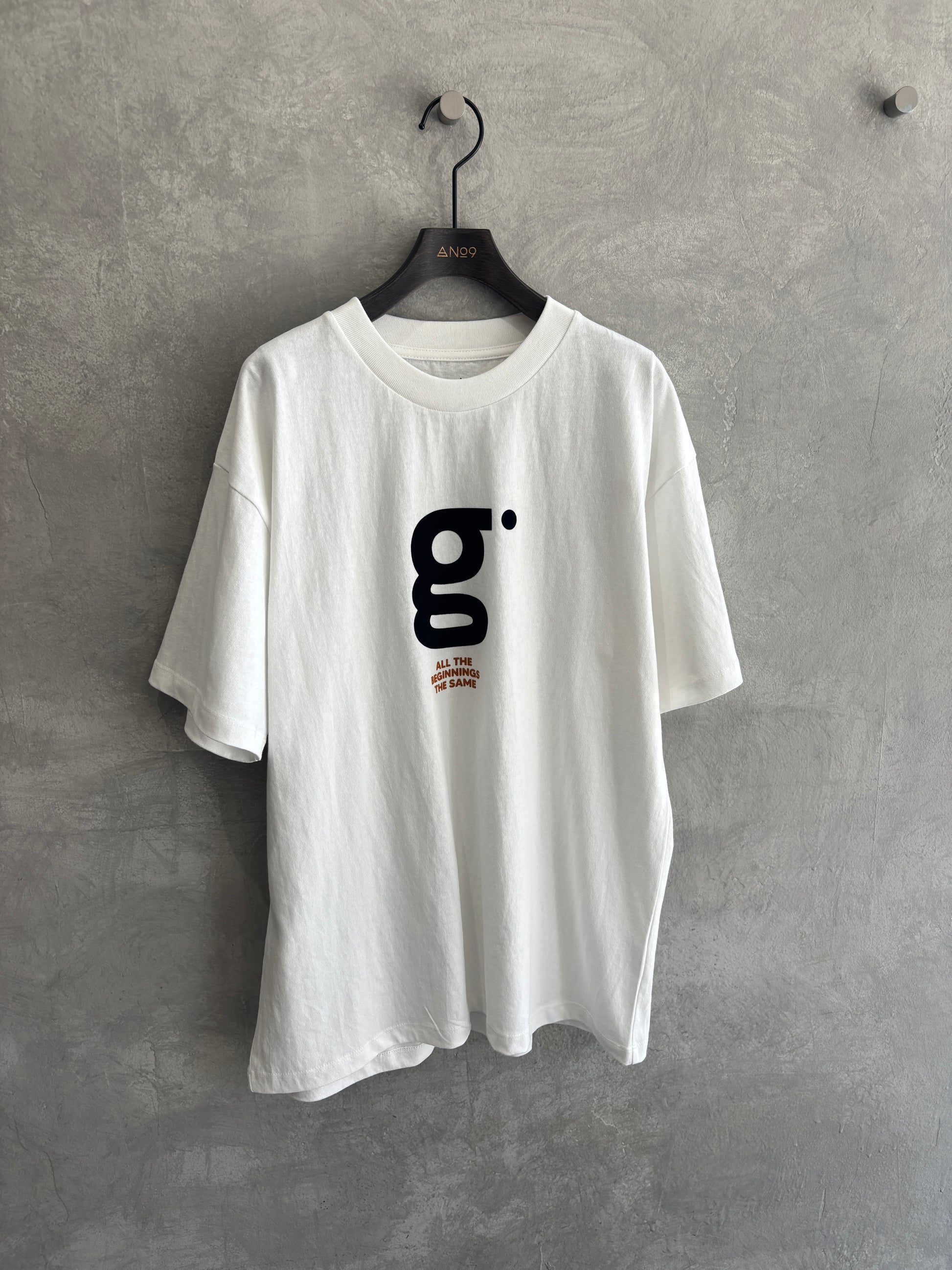 【予約販売】men'sサイズ／"g"フロッキープリントTシャツ／ING