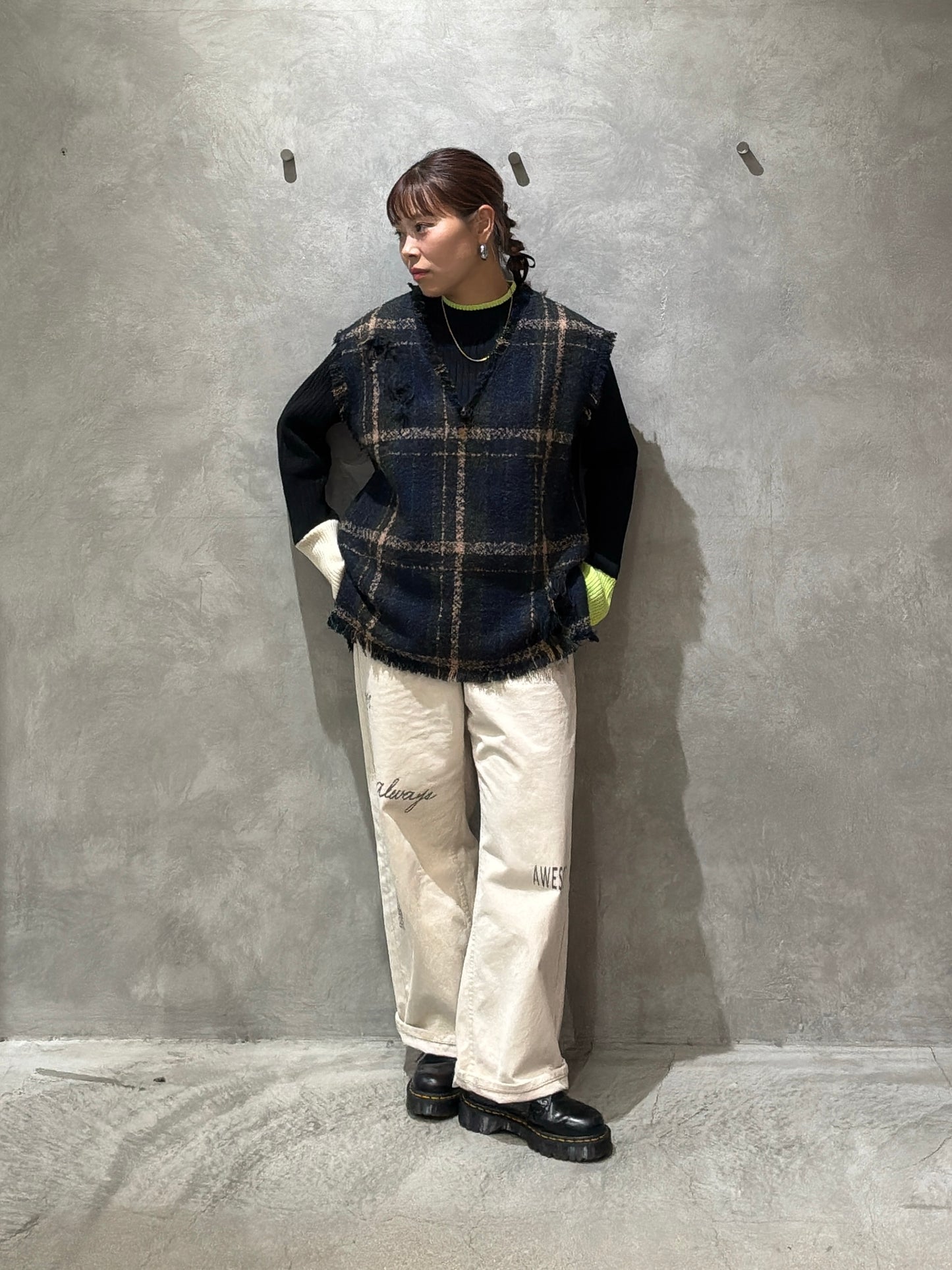 クラッシュツイードVネックベスト／the Nines