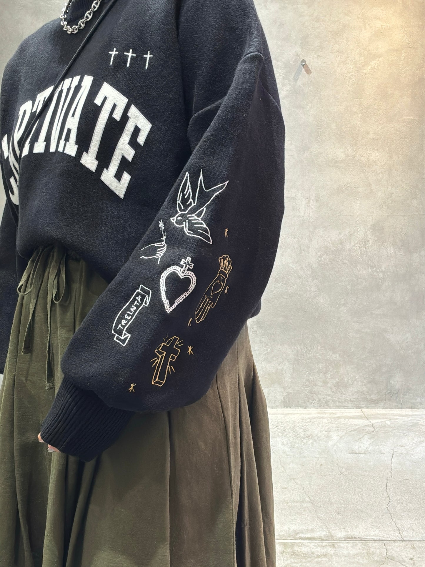 スウェットライク刺繍ニット／palm RICHE