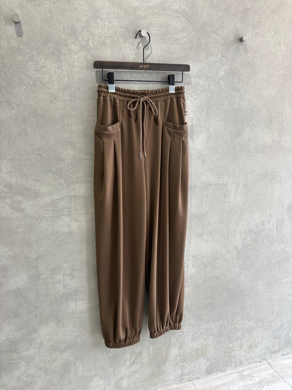 【再入荷】タックポケットジャージジョガーパンツ／CYAN TOKYO