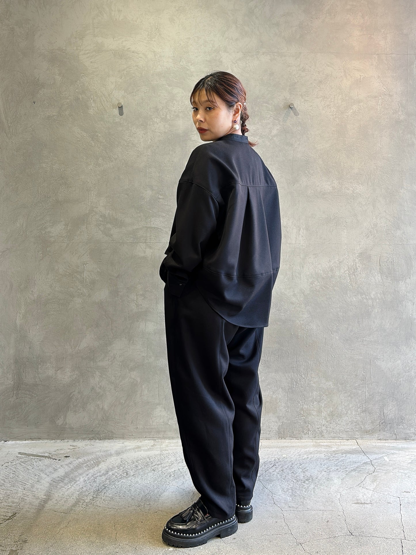 ノーカラードッキングシャツ／trois