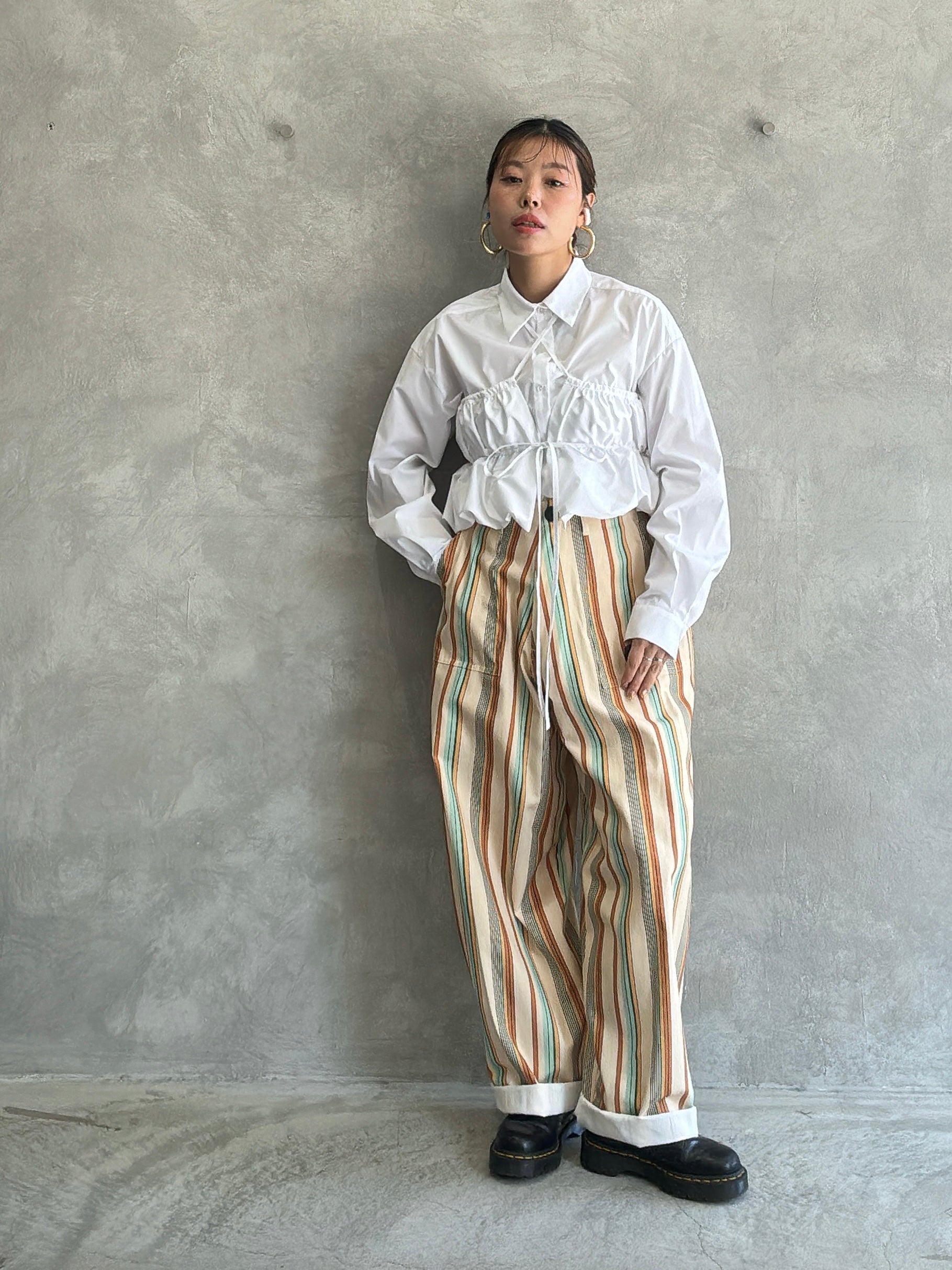 ギャザーぺプラム付きシャツ／VERSEAU