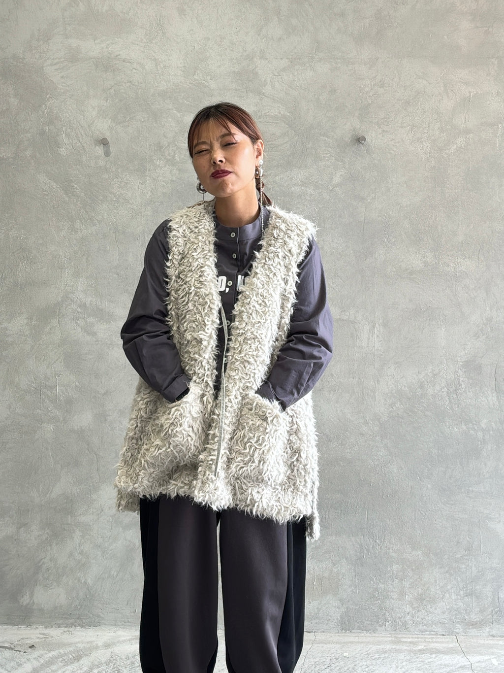 バックオーバーカーリーファーベスト／CYAN TOKYO