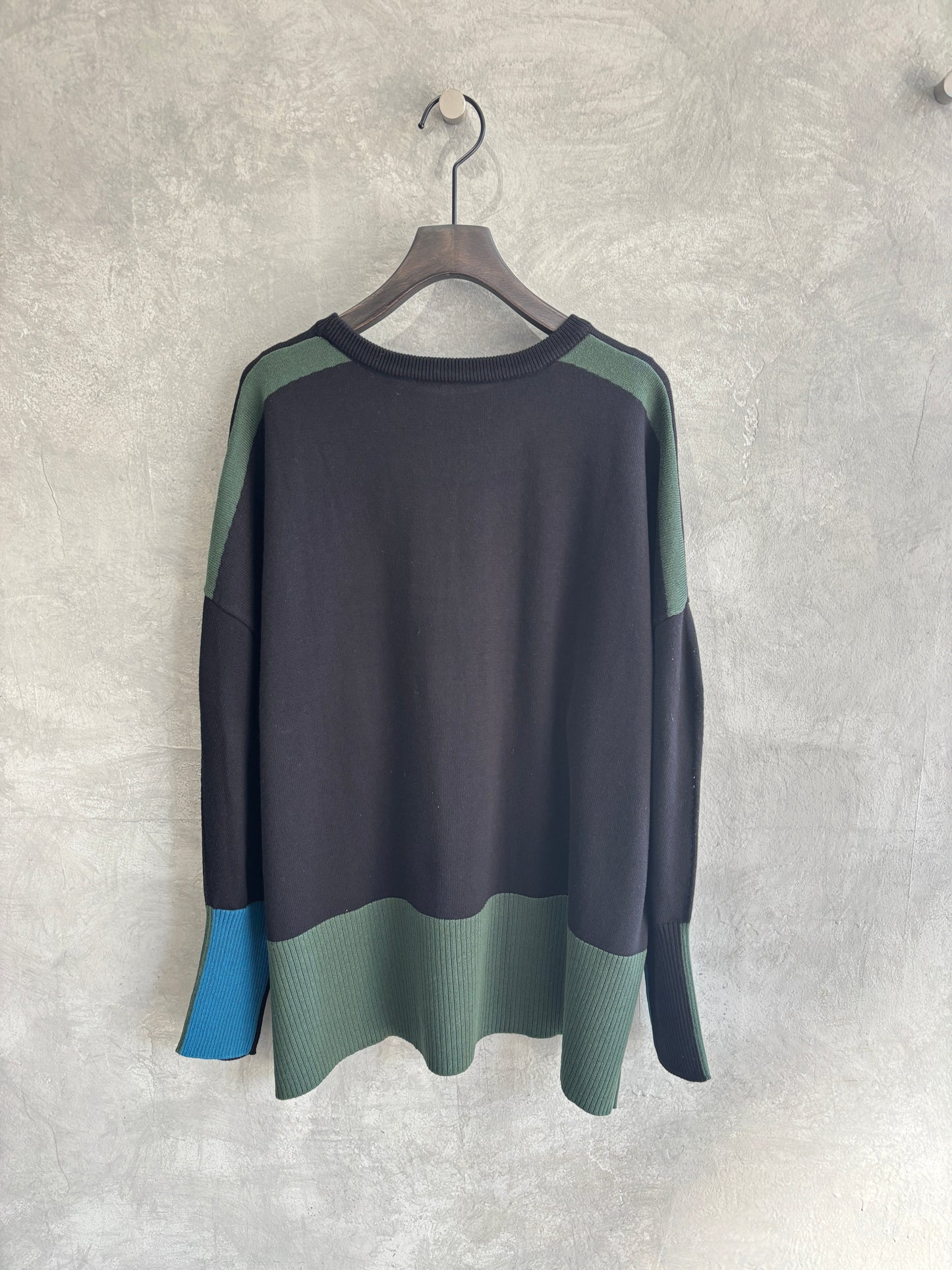 配色ドルマンニット