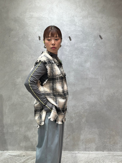 クラッシュツイードVネックベスト／the Nines