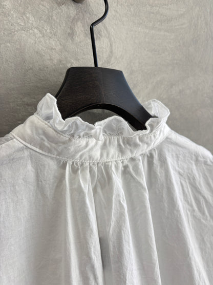 フリルブラウス／vent blanc