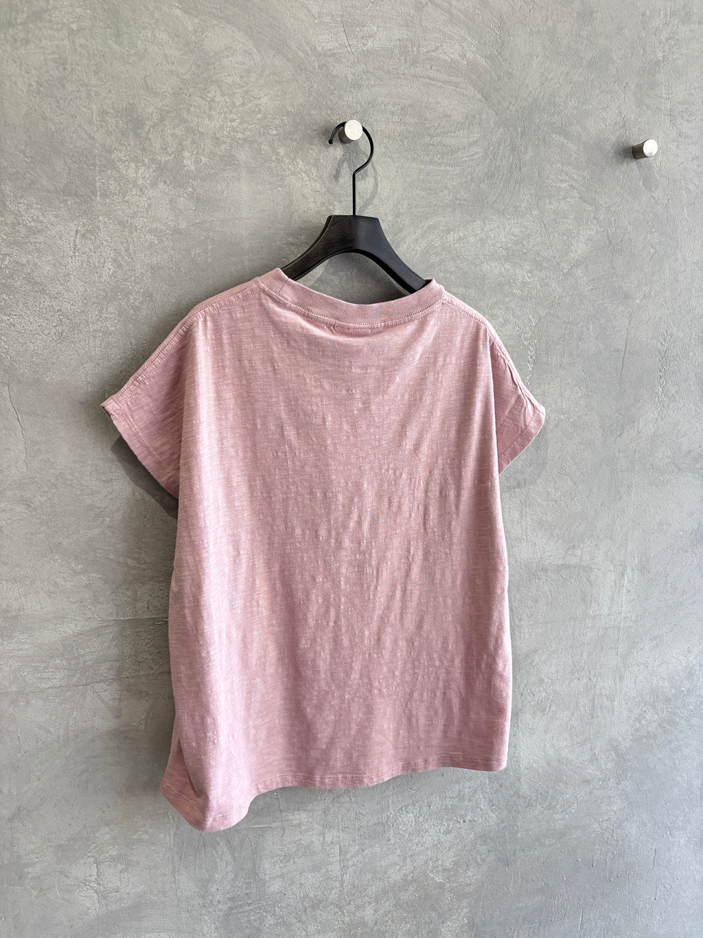 受付終了【予約販売】NE LACHE RIENロゴゆるフレンチスラブTシャツ／ING