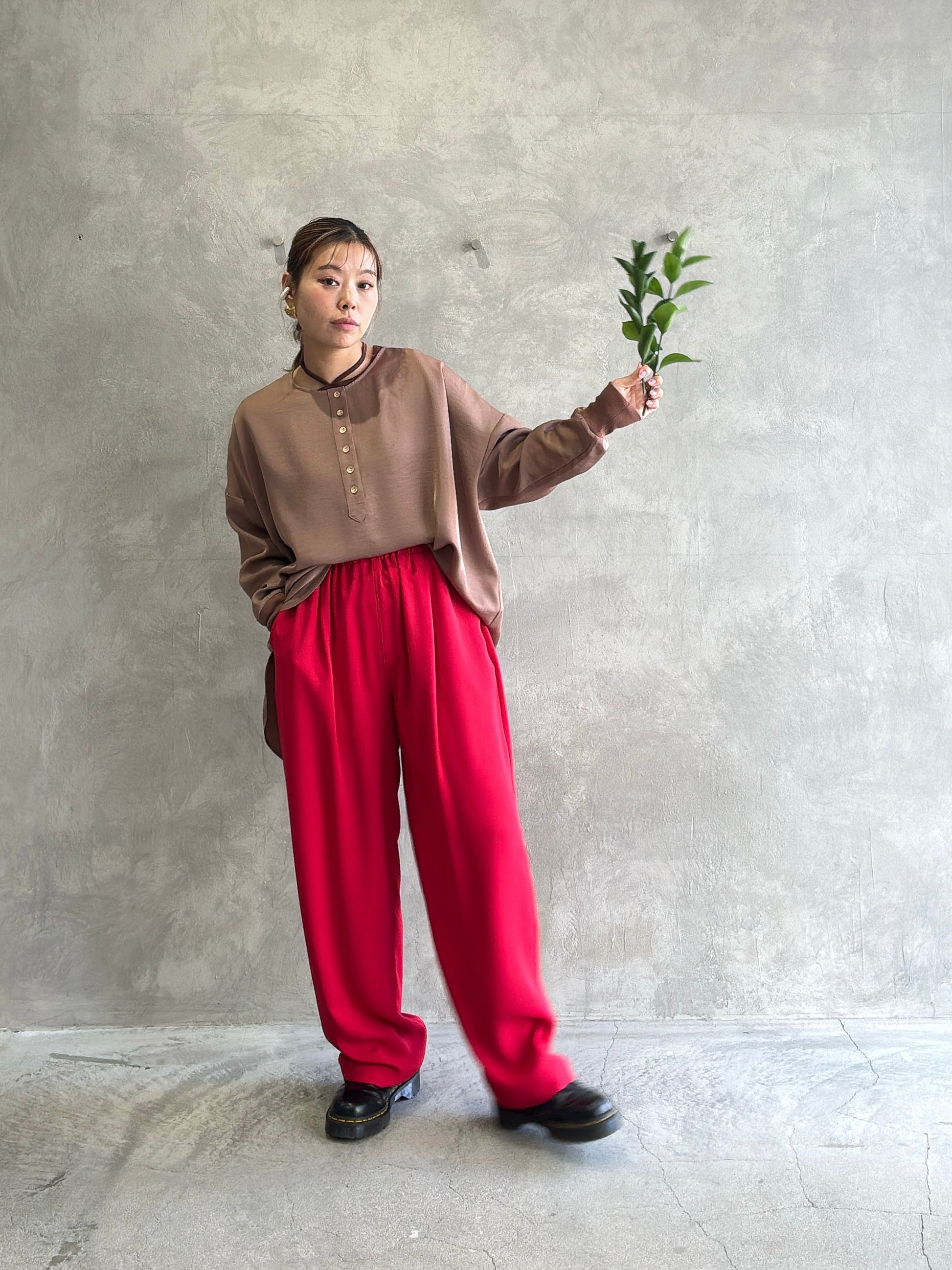 ゆったり楽ちんタックパンツ／Anna Kerry