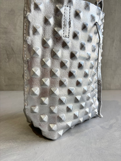 スタッズエンボスバッグ／イタリア・フィレンチェのレザーバッグ