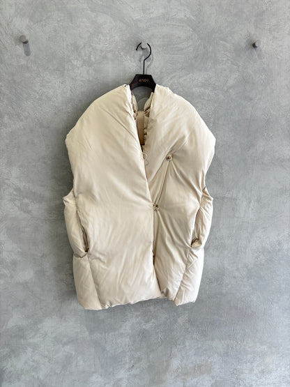 ストールライクダウンベスト／CYAN TOKYO