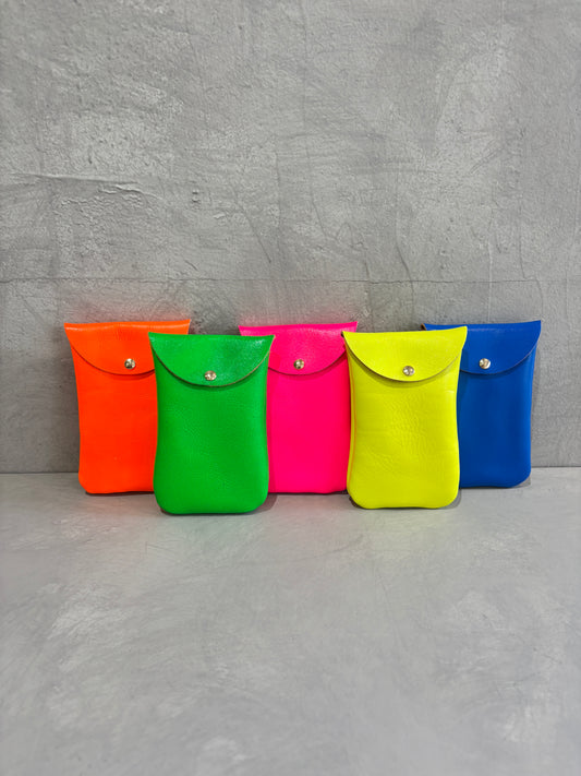 レザー縦型マルチケース／OS241118