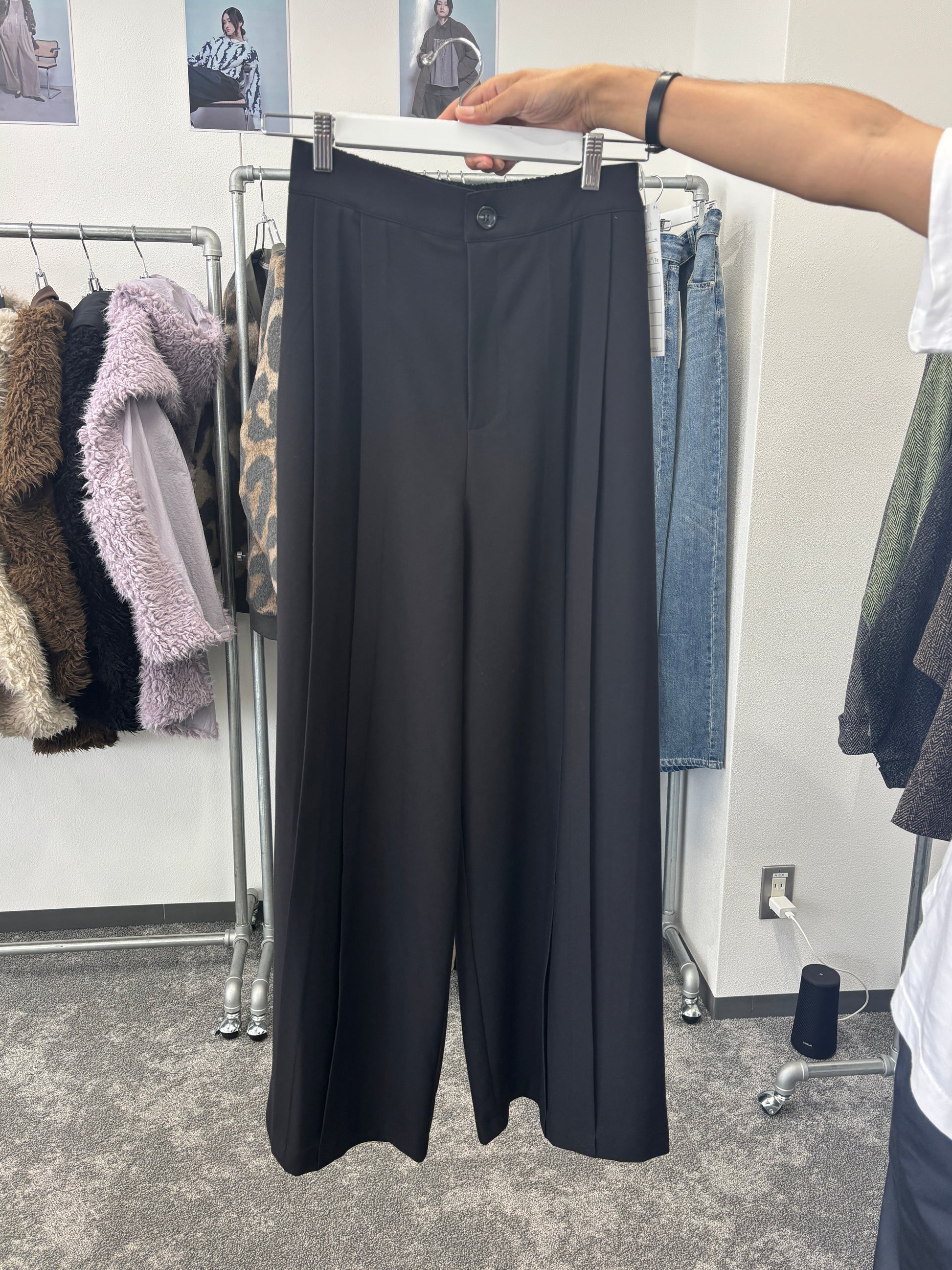 【予約⚡︎販売】エンドタックワイドパンツ／607527／CYAN tokyo／2026 AW#2