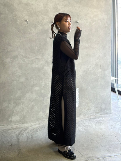 バックオープンメッシュニットワンピース／LHELBIE