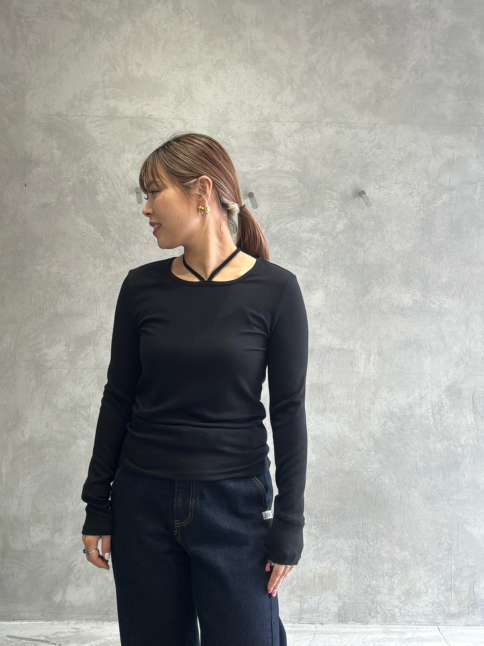 ホルターネックプルオーバー／Dignite collier