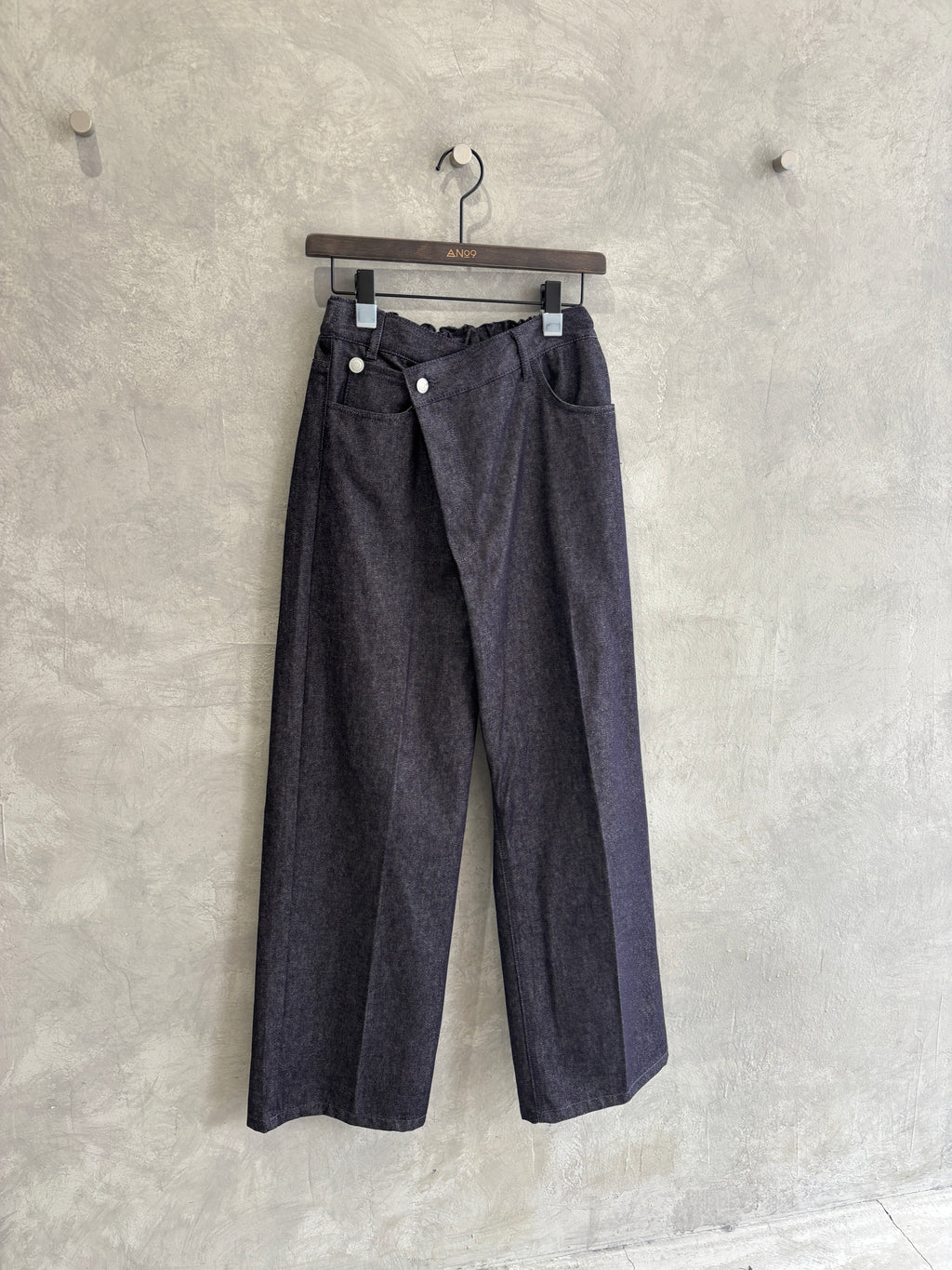 【GWあけにお届け！】アシンメトリーパンツ／P62025AI／PRIORIY　