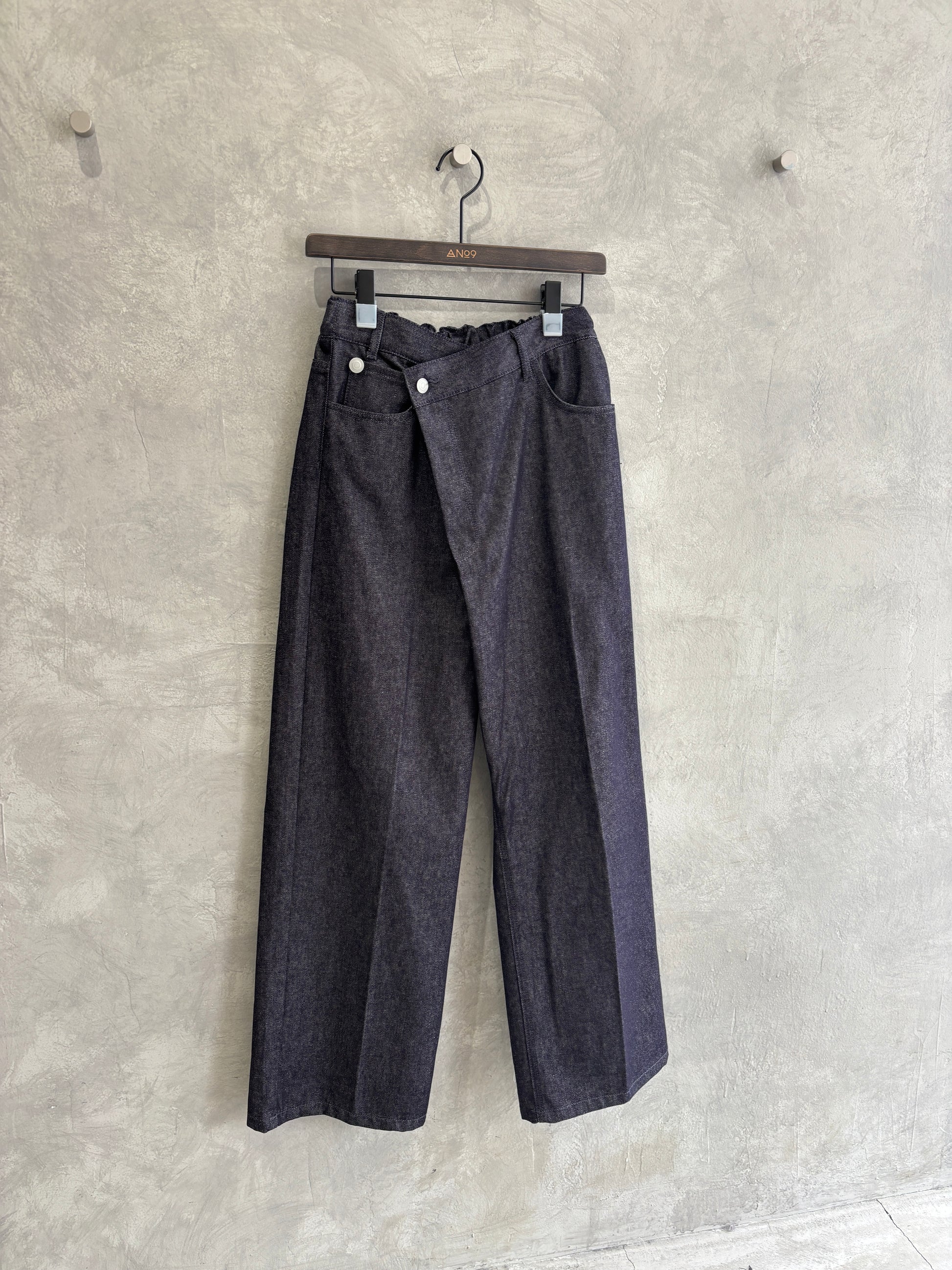 【GWあけにお届け！】アシンメトリーパンツ／P62025AI／PRIORIY　