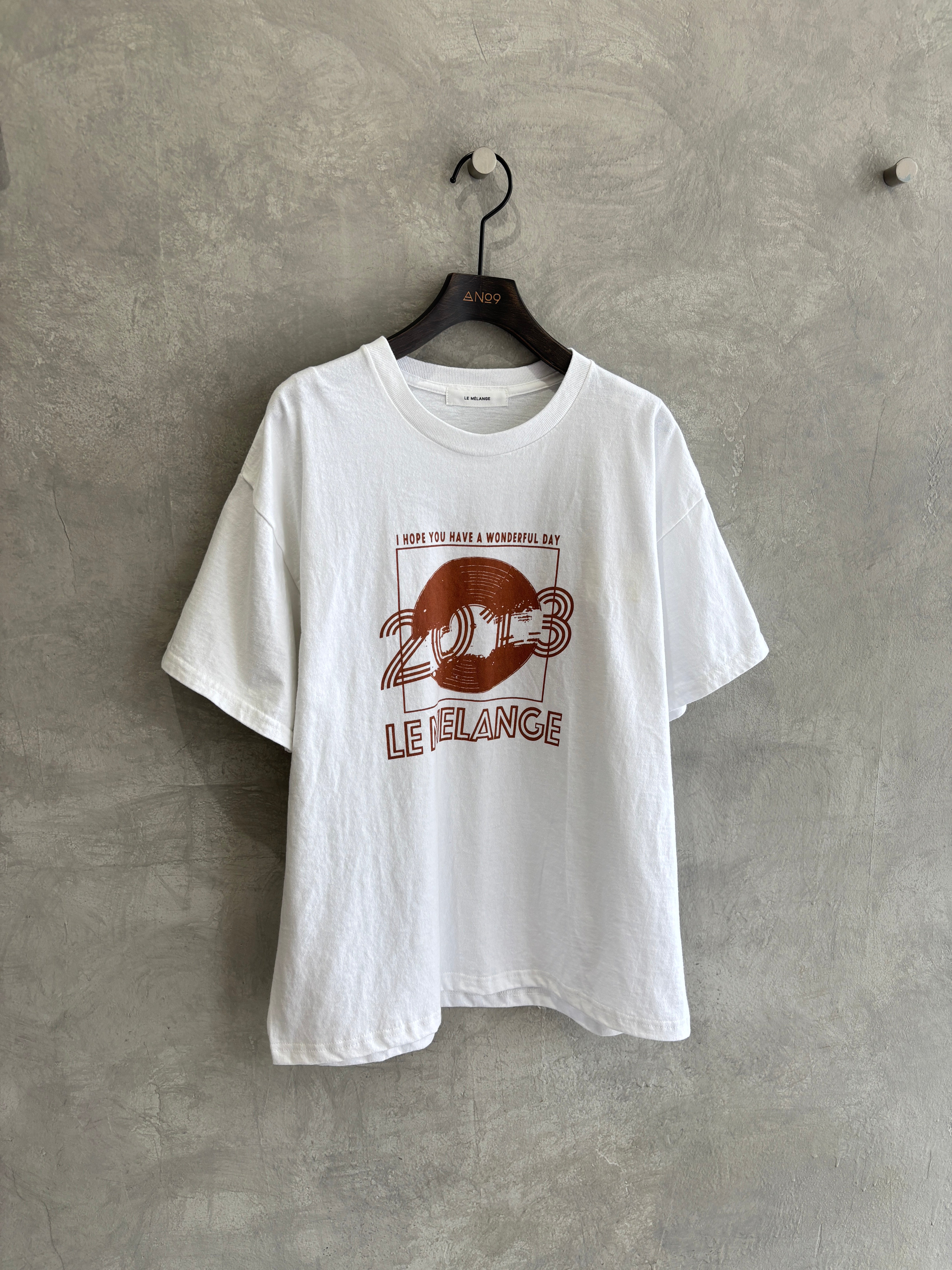 プリントTシャツ／8621008／LE MÉLANGE – No.9-the Nines-