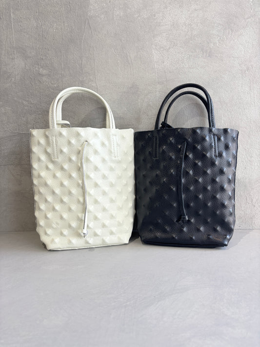 スタッズエンボスバッグ（モノトーン）／イタリア・フィレンツェのレザーバッグ