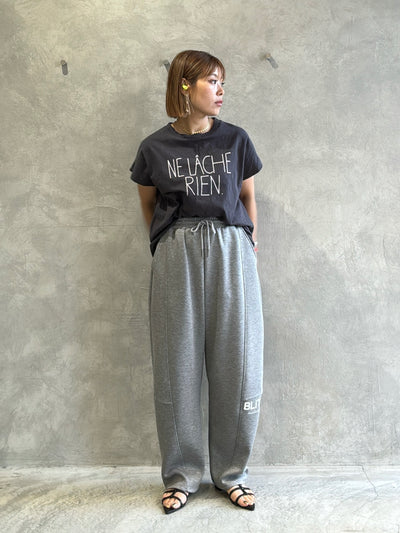 受付終了【予約販売】NE LACHE RIENロゴゆるフレンチスラブTシャツ／ING